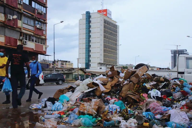 Mais 81,6 mil milhões Kz para a recolha de lixo em Luanda com 16 concursos por zonas