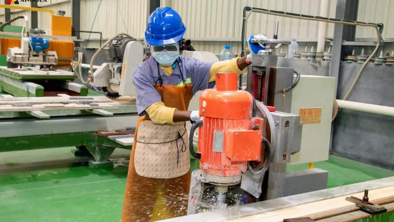 Cinco fábricas de materiais de construção instalam-se em parque industrial privado