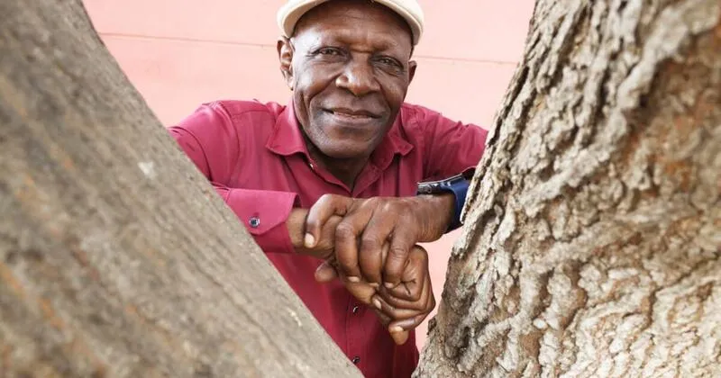 "O artista é um espelho, ele deve cantar músicas construtivas para educar a sociedade"