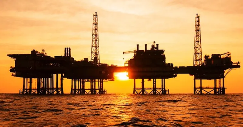 Petróleo mantém ganhos moderados, mas continua abaixo dos 80 dólares por barril