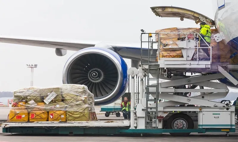 Transporte de carga "segura" aviação em Abril, passageiros com queda de 3,4% na procura
