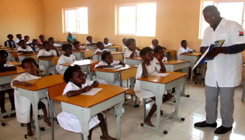 Greve Dos Professores Em Cabinda Para Exigir Pagamento De Subsídios De Isolamento