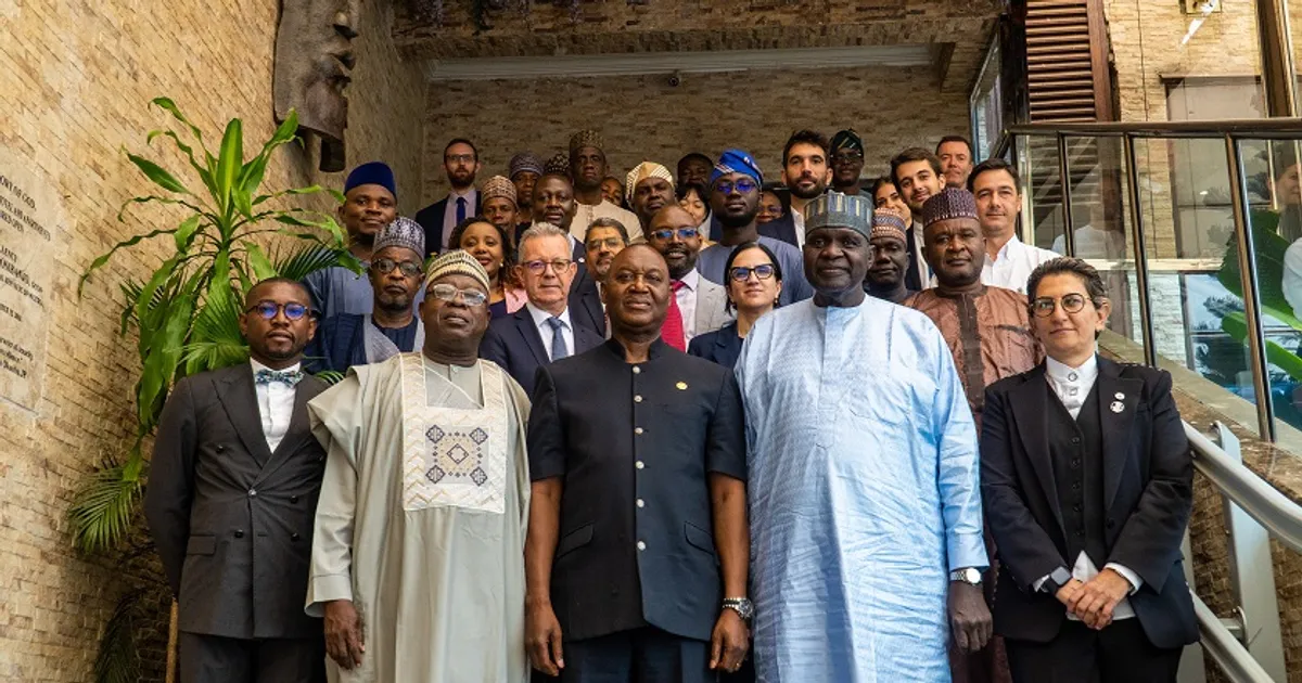Bad E Cruz Vermelha Apoiam Governo De Borno