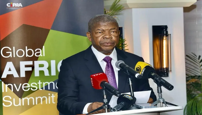 “áfrica Que Queremos”, À Medida Do… MPLA