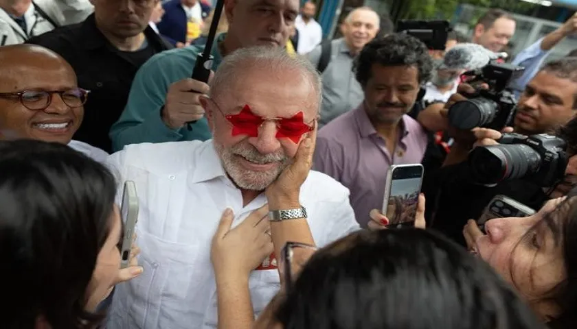 LULA GANHA E FAZ HISTÓRIA