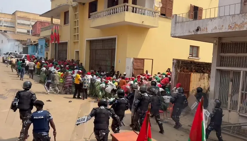 POLÍCIA DO MPLA JUSTIFICA O INJUSTIFICÁVL