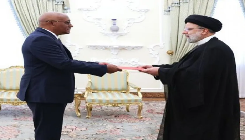 Sobre O Irão, Análise De Angola Omite Eua E Israel