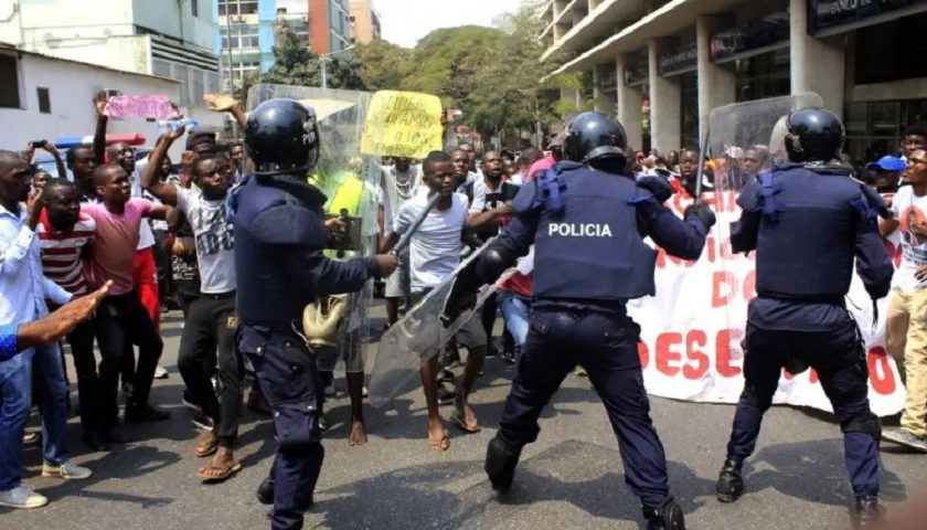 Activistas? Manifestação? Porrada Neles!
