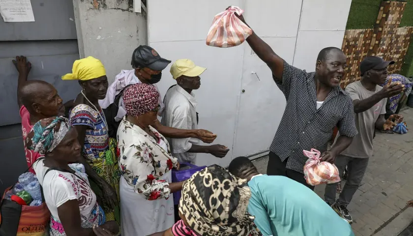 Fazer O Que O MPLA Não Faz, Dar De Comer A Quem Tem Fome