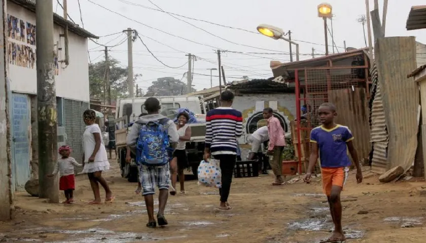 Confiança Dos Consumidores Continua… Negativa