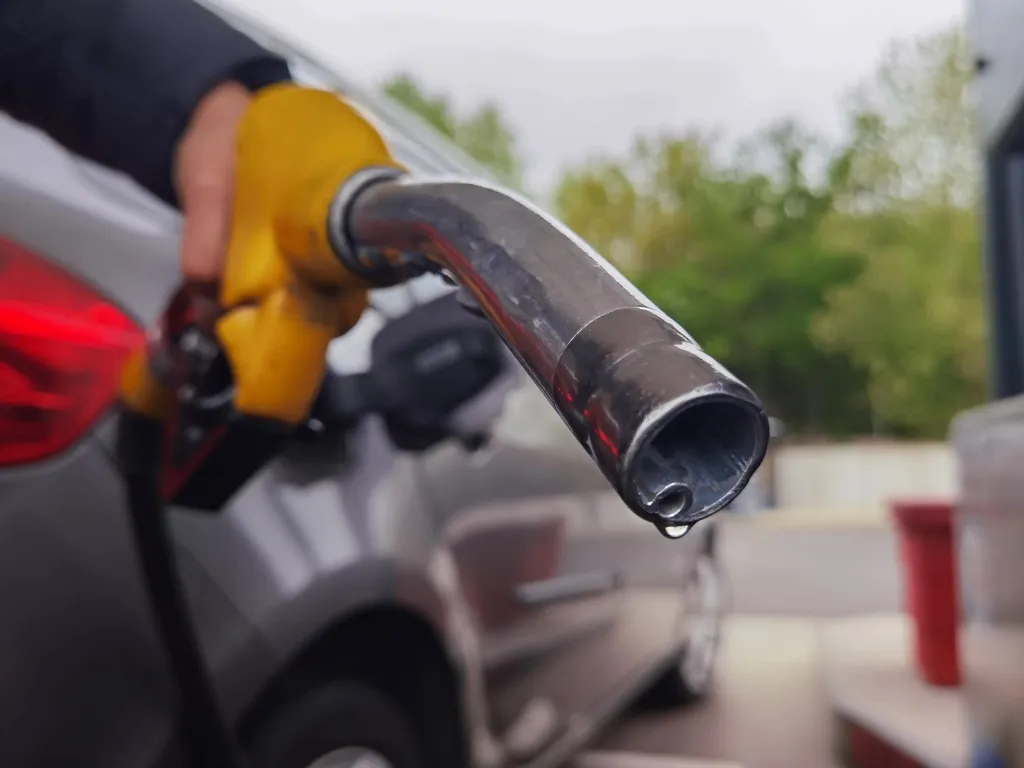 Governo angolano sobe preço do gasóleo para 420 kwanzas