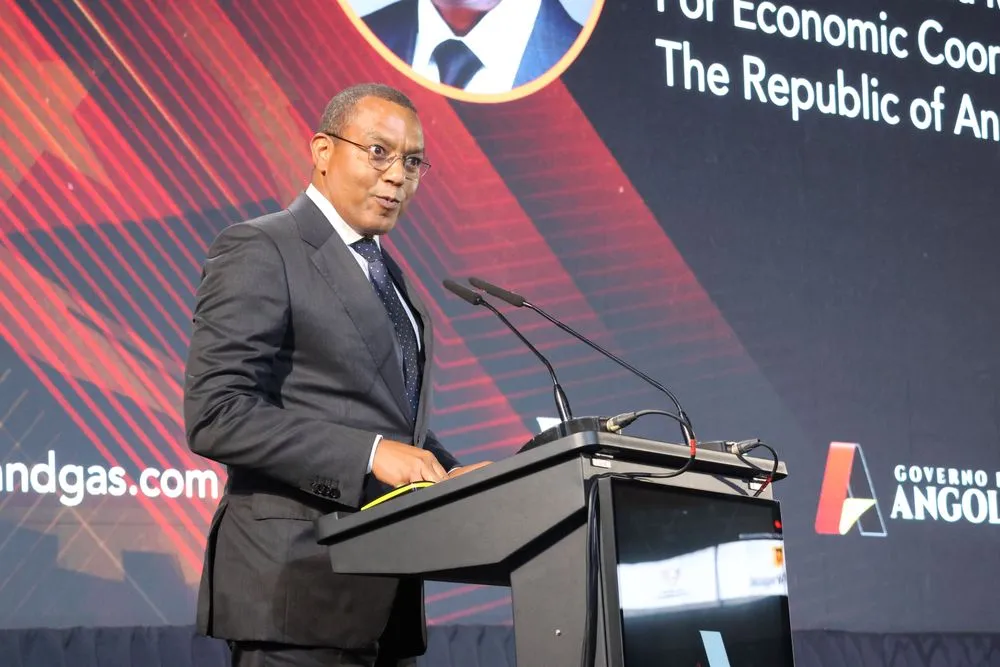 Angola investiu 99 mil milhões de dólares no petróleo e gás nos últimos nove anos