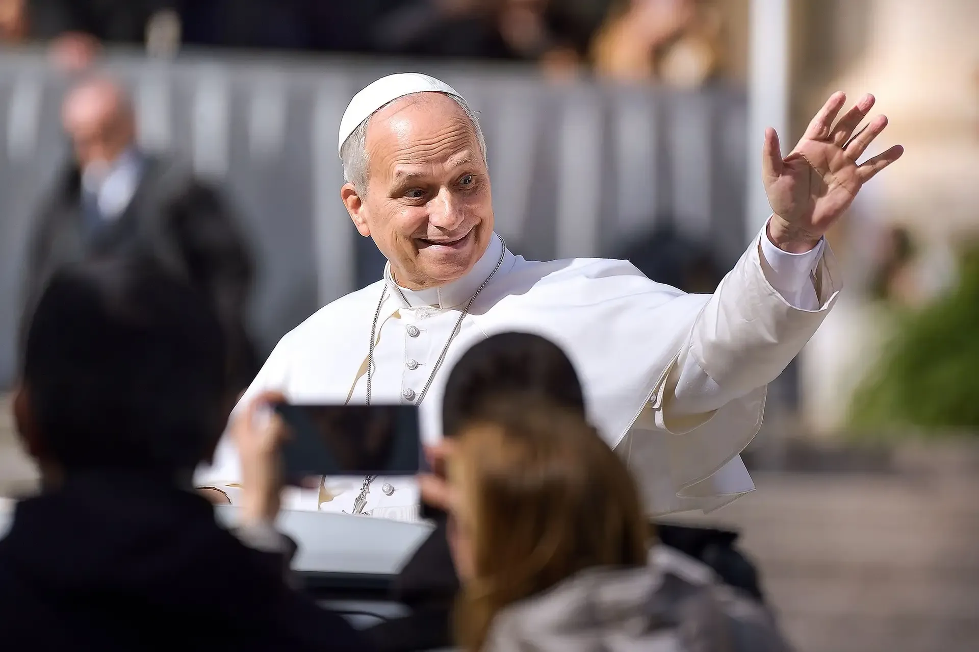 Papa Leão XIV inicia visita a África com foco na paz e diálogo inter-religioso