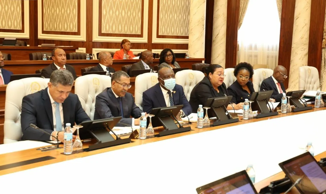 Angola elimina licença de publicidade para estabelecimentos comerciais