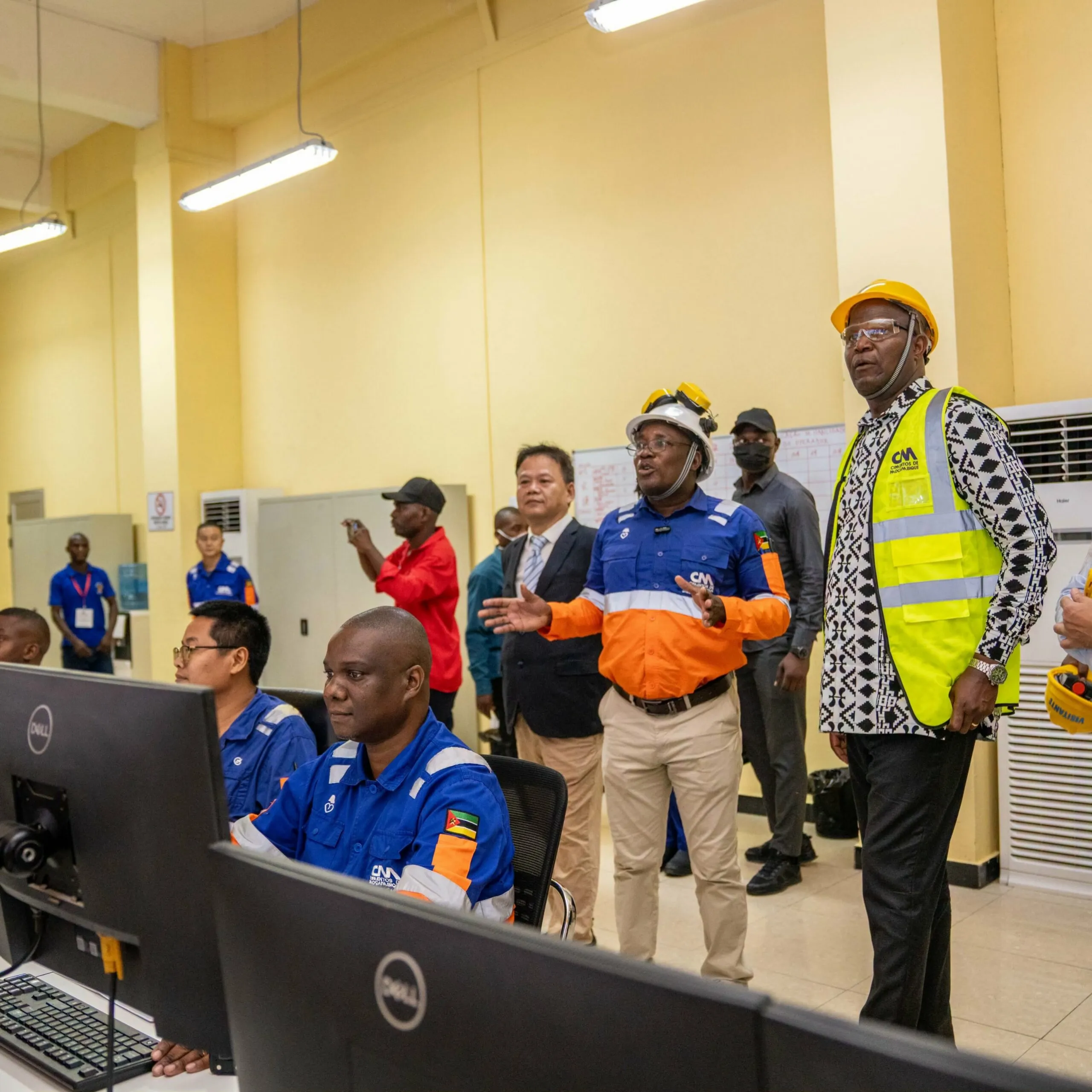 Moçambique poupa 60 milhões de dólares com a inauguração da fábrica de cimentos