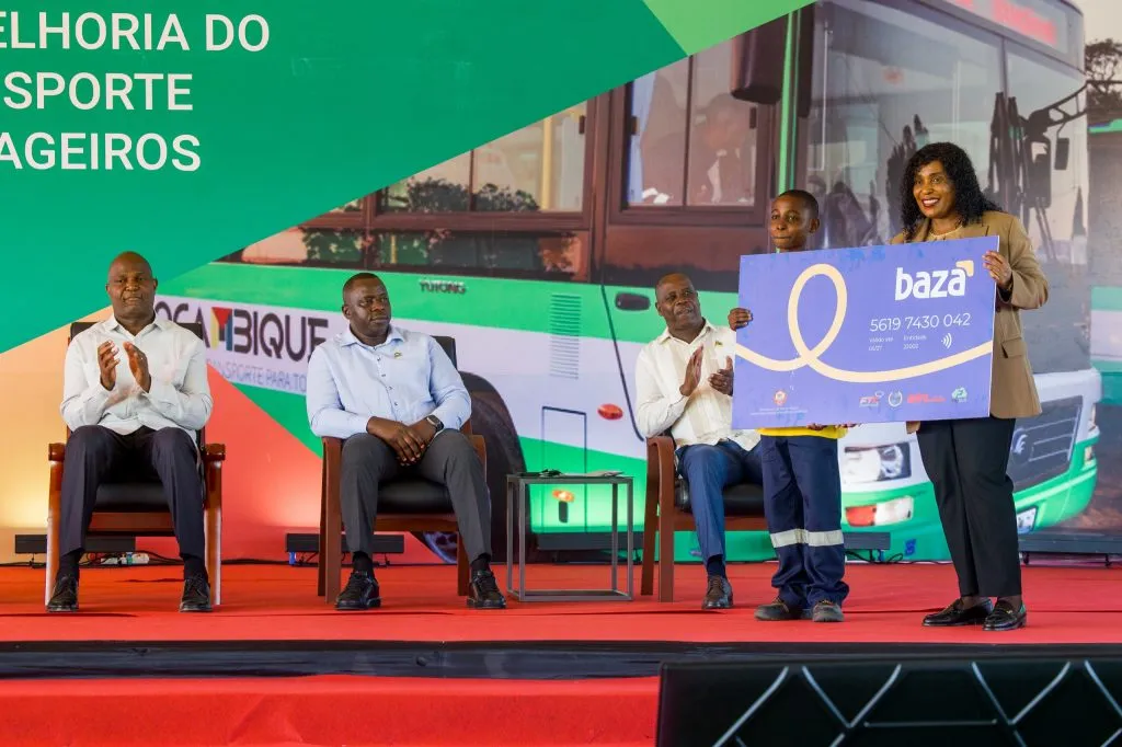 PR de Moçambique entrega 190 autocarros com sistema electrónico “Baza”
