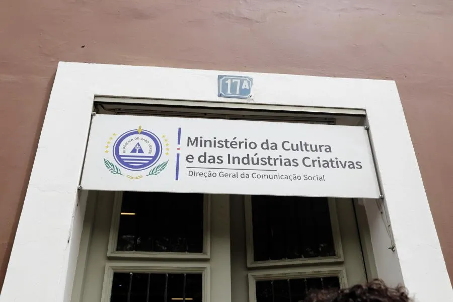 Governo cabo-verdiano vai apoiar mais de 4.500 alunos de famílias de baixa renda