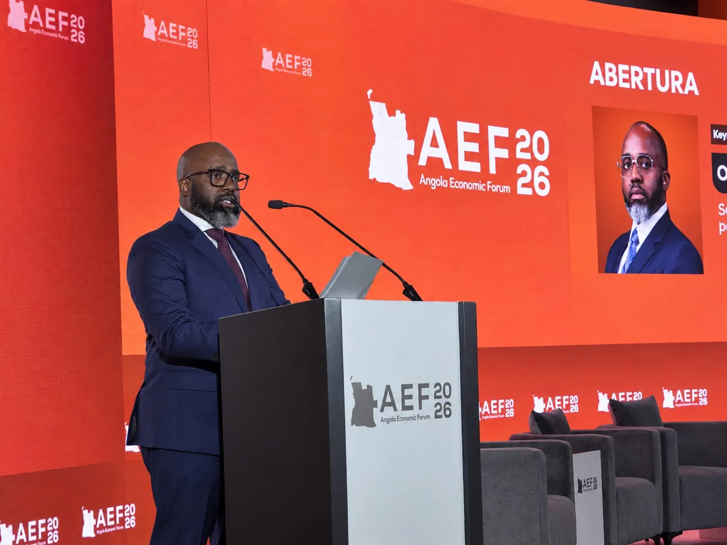 Serviço da dívida governamental absorve 84% das receitas fiscais de Angola em 2026