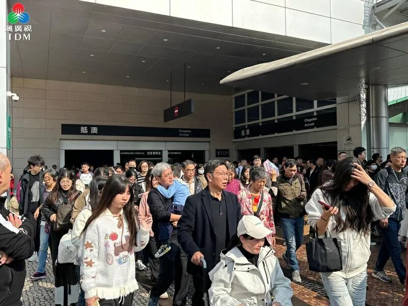 Fronteiras de Macau registam recorde diário de passagens