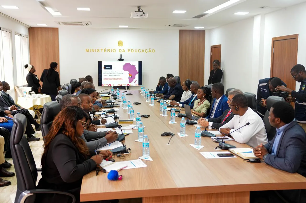 Angolana Mwango Brain executa implementação técnica do sistema de dados da educação, mas não avança valor do contrato