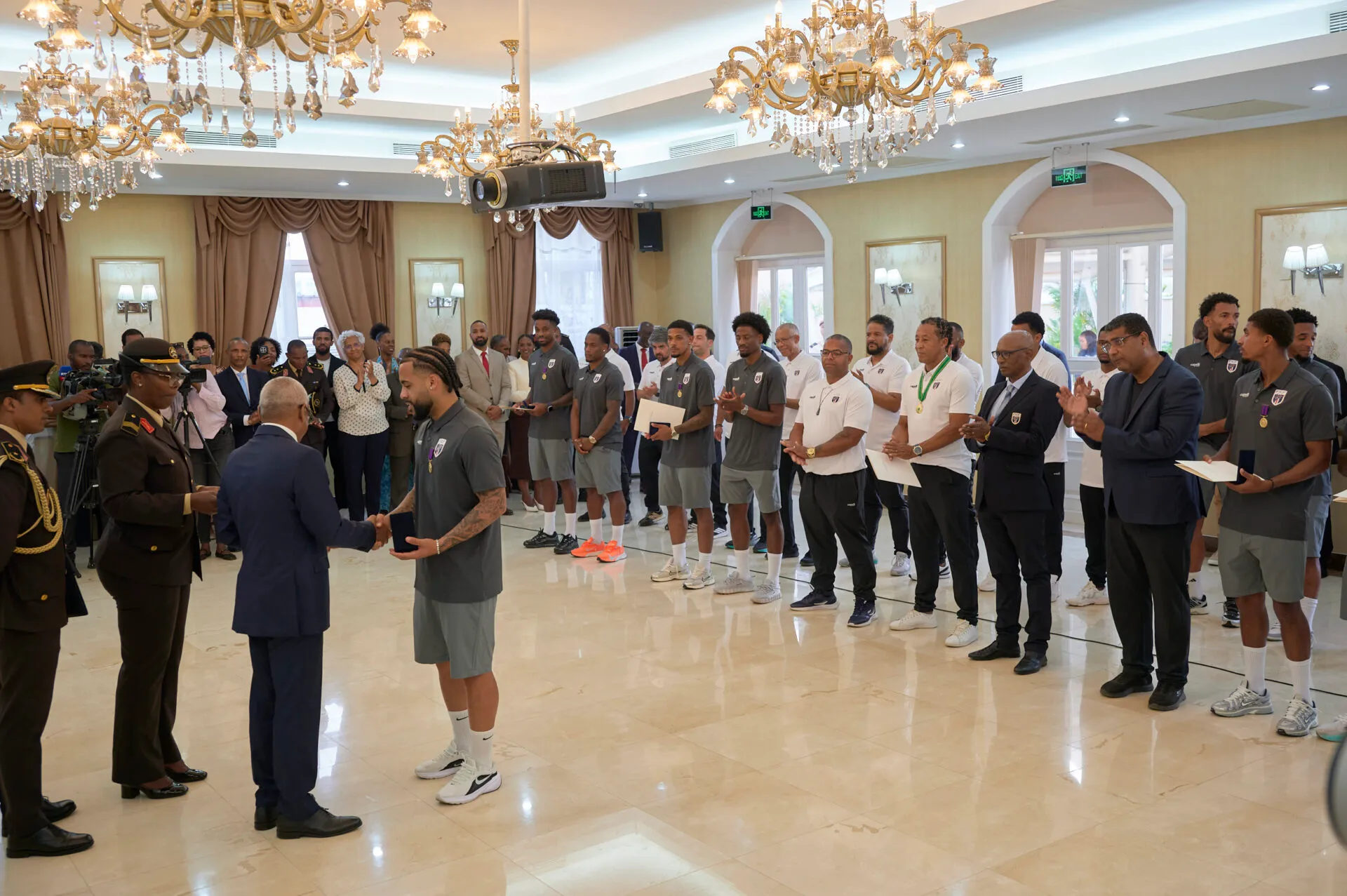 José Maria Neves condecora Seleção Nacional de Cabo Verde
