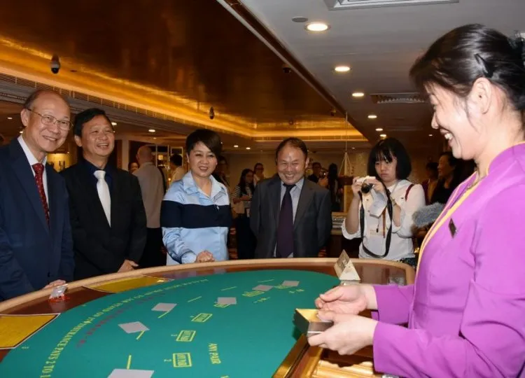 Receitas dos casinos em Macau com resultados negativos de 8,4% em Julho