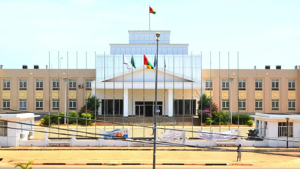 Guiné-Bissau aprova lei contra informações falsas