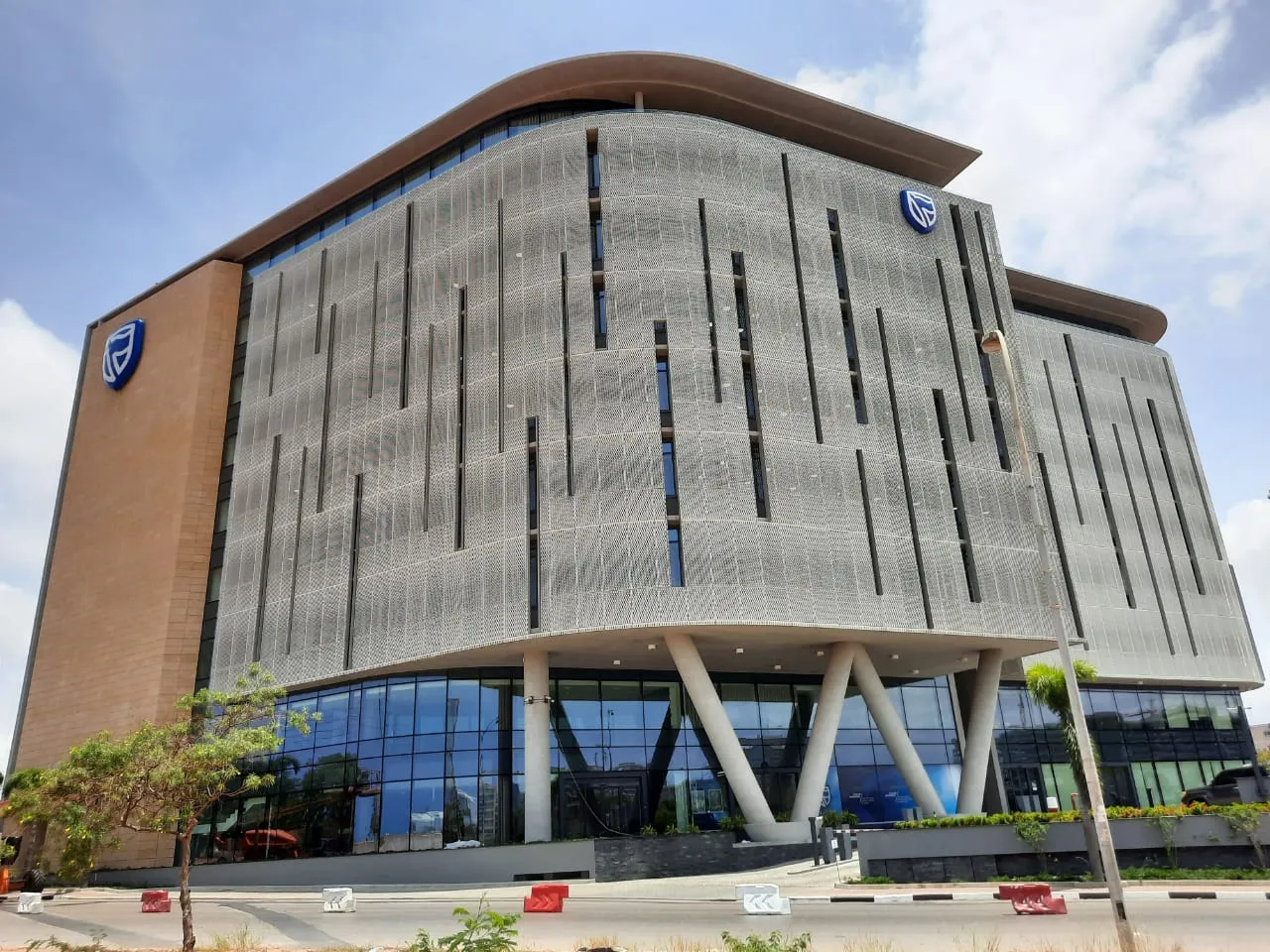 Standard Bank de Angola passa a disponibilizar produtos de seguros aos seus clientes