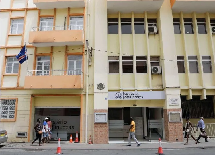 Saldo global de Cabo Verde com excedente de 0,4% do PIB no 1.º trimestre