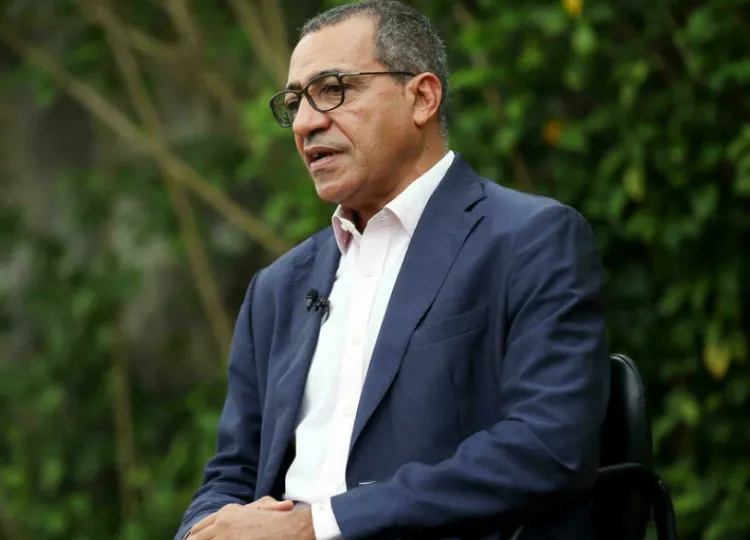 Carlos Vila Nova toma posse para segundo mandato presidencial