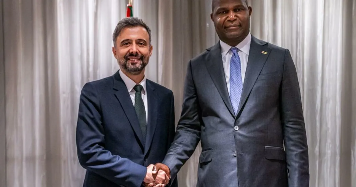Daniel Chapo reforça parcerias globais para agricultura, juventude e turismo em Sevilha