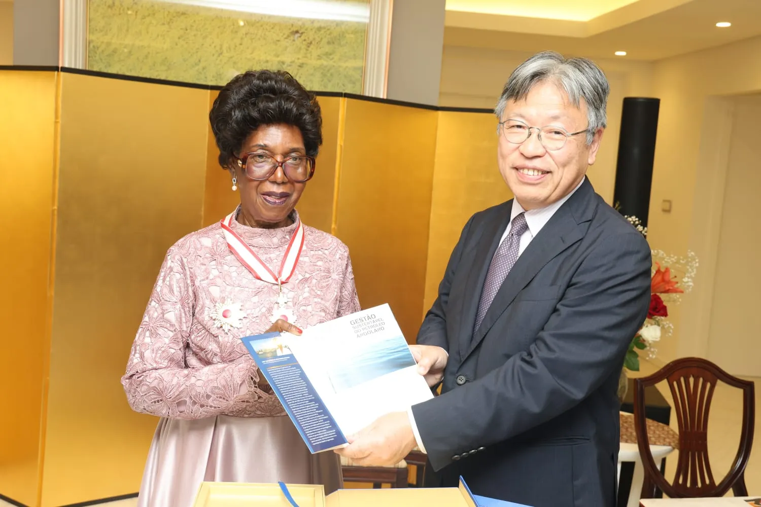 Embaixada do Japão em Angola homenageia engenheira e política Albina Assis
