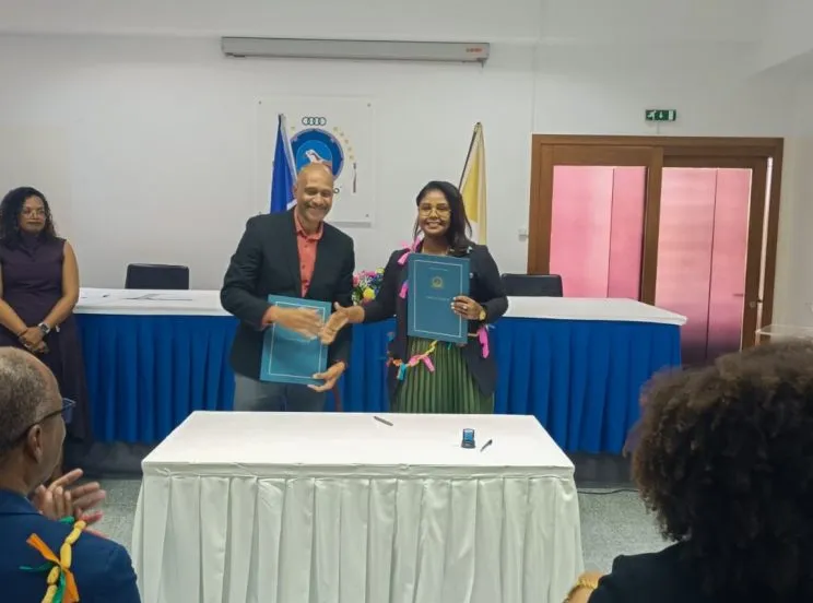 Governo de Cabo Verde assina memorando de entendimento com Câmara Municipal do Porto para construção da casa dos pescadores