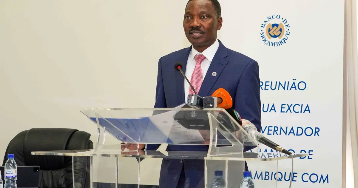 Governador do Banco de Moçambique alerta que dívida não pode continuar a crescer