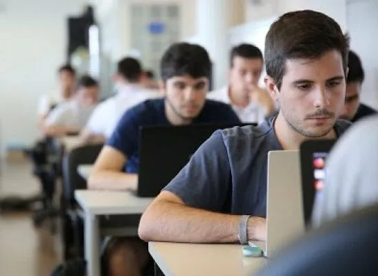 Moçambique obriga escolas internacionais a ensinar português, história e geografia do país