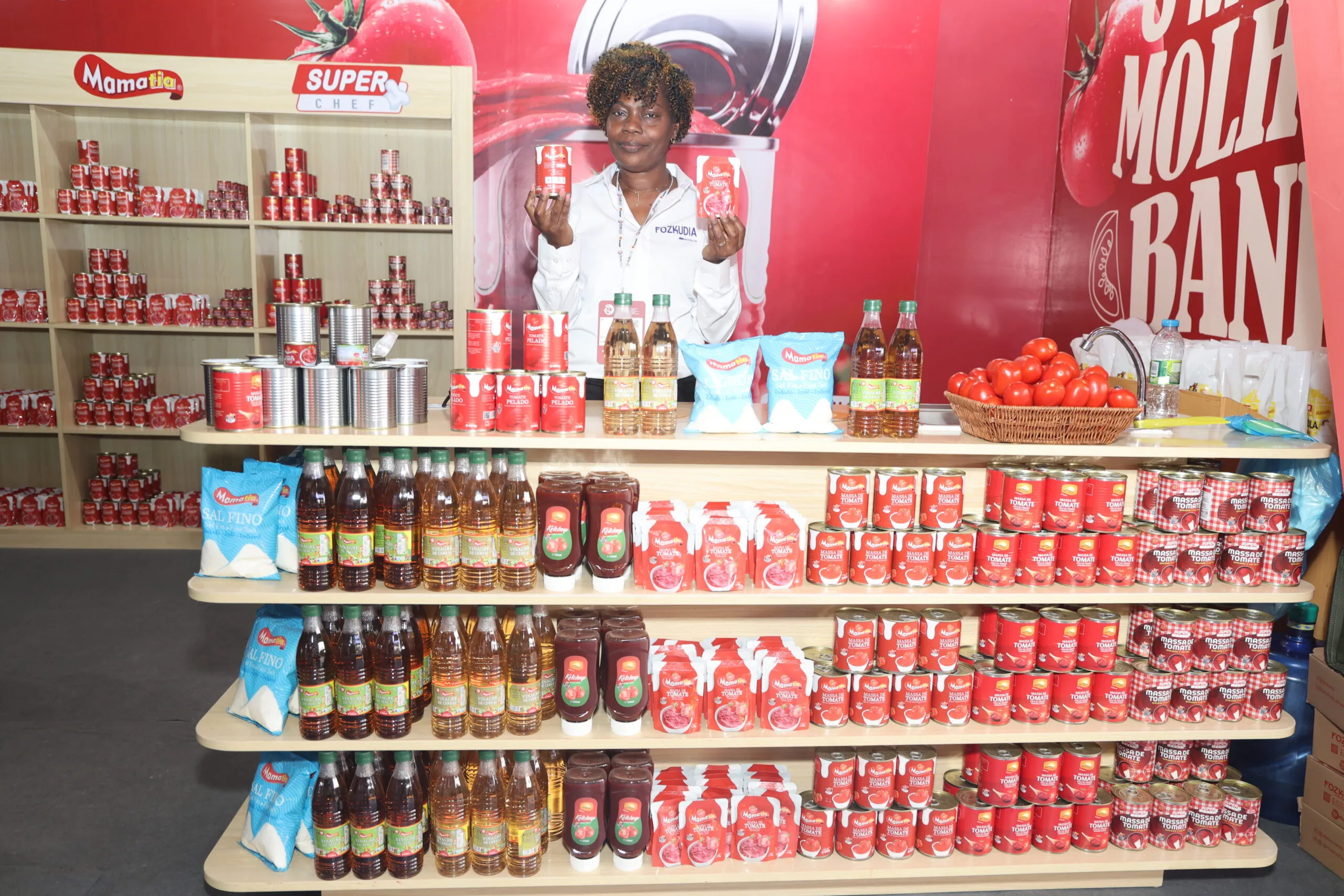 Grupo angolano Fozkudia exporta massa de tomate para RDC e promete alcançar novos mercados internacionais