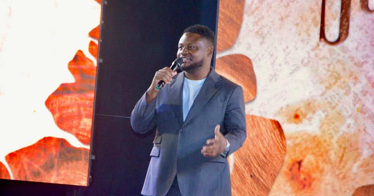 Matias Damásio distinguido como personalidade de excelência pela Superbrands Angola