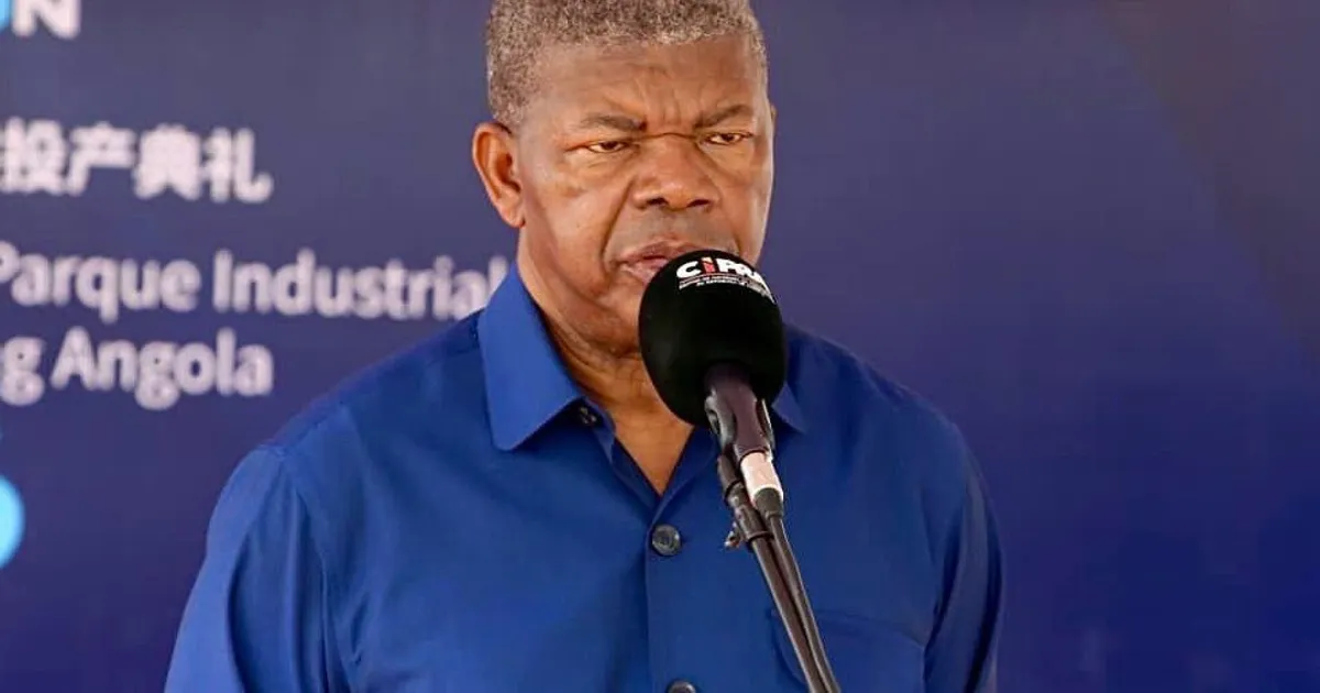 “Precisamos diversificar as fontes de arrecadação de receitas e aumentar a entrada de divisas no país” – PR angolano