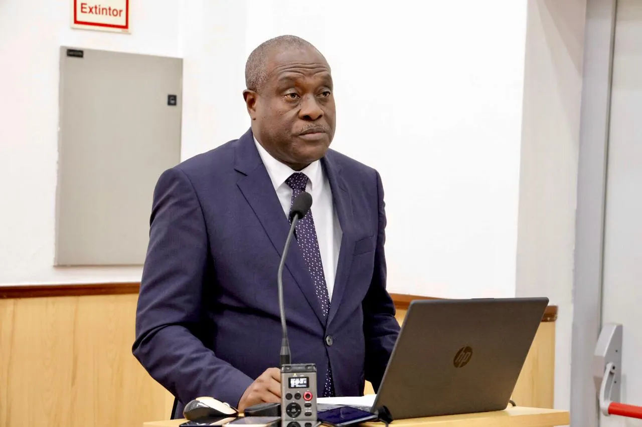 Angola gasta 817 milhões USD em combustíveis no 1.º trimestre e mantém dependência externa acima de 80%