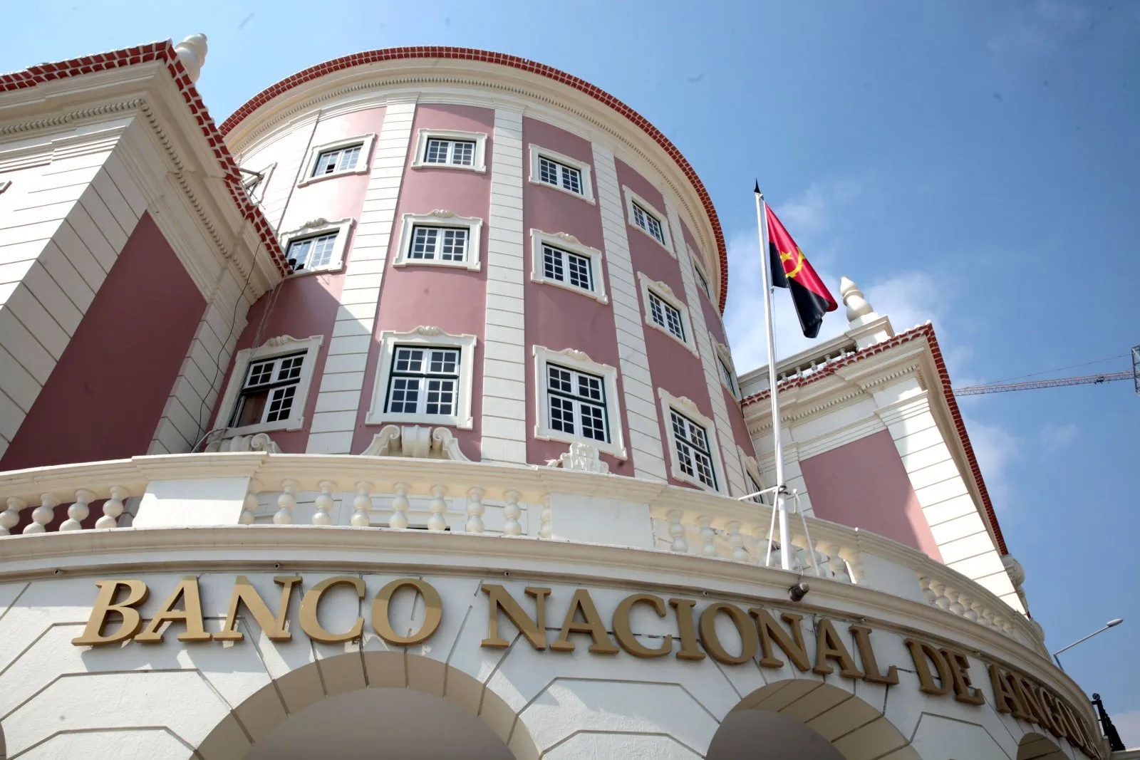 Banco Nacional de Angola aplica de 3,5 milhões de euros em multas em 2025 e sanciona cinco gestores