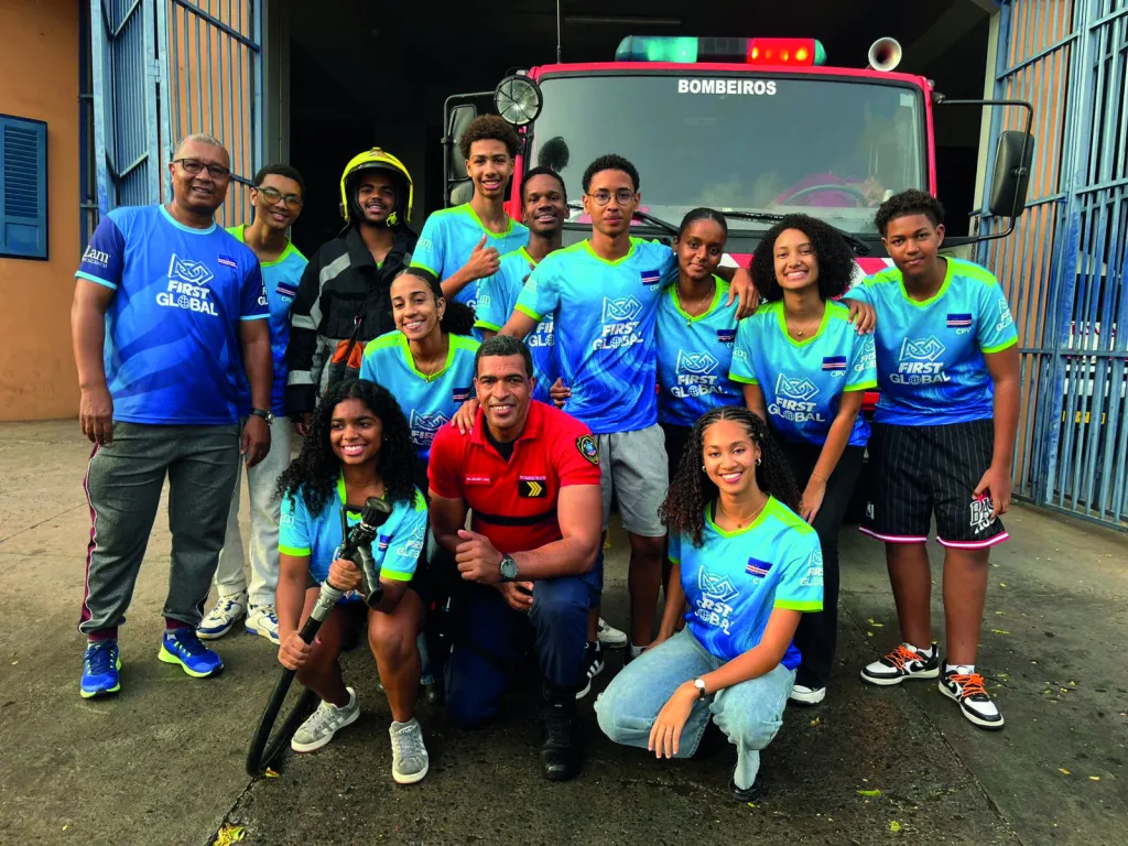 Jovens de São Vicente levam robô cabo-verdiano a competição mundial na Coreia do Sul
