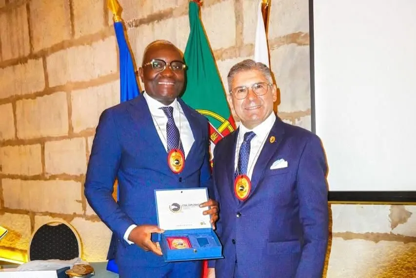 PCA do FGC de Angola distinguido com título de Diplomata Civil da Organização Jethro International