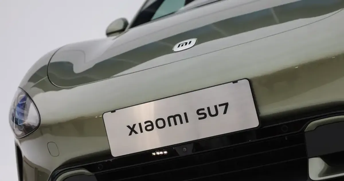Acções da Xiaomi recuam 5,7% após morte em acidente com carro eléctrico na China