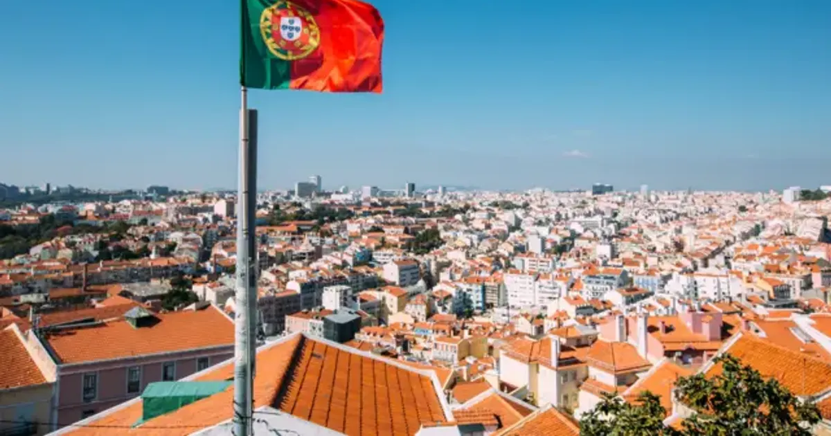 Nova versão da Lei de Estrangeiros flexibiliza regras para reagrupamento familiar em Portugal
