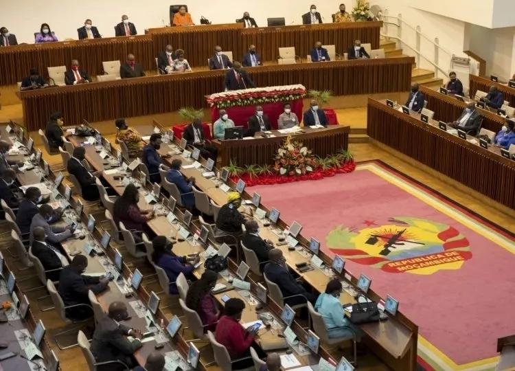 Após 20 anos Moçambique aprova leis da comunicação social