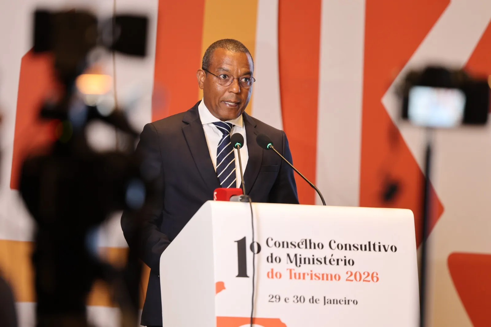 Governo angolano espera que sector do turismo represente 1,9% do PIB até 2050