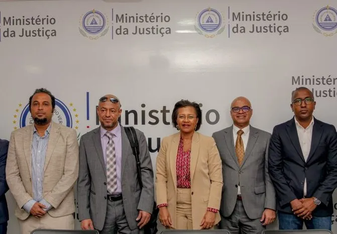 Ministra da Justiça de Cabo Verde recebe delegação da Comissão de Valores Mobiliários dos Estados Unidos de América