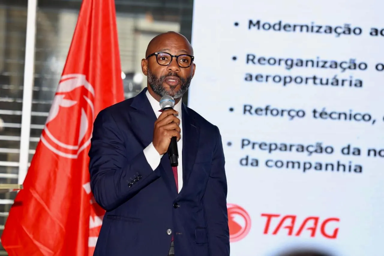 TAAG prevê reformar 300 funcionários e promete investimento nas operações
