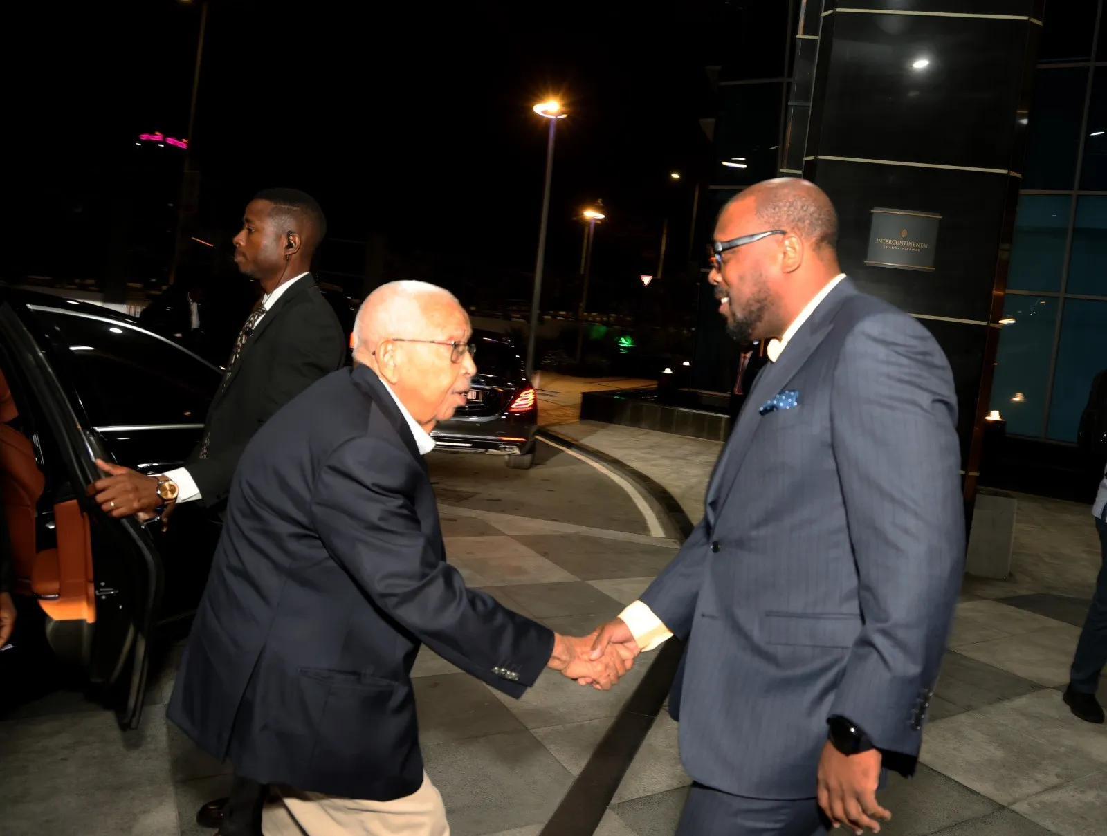 Exclusivo: Pedro Pires em Luanda para homenagem nos Prémios Forbes Responsabilidade 2026