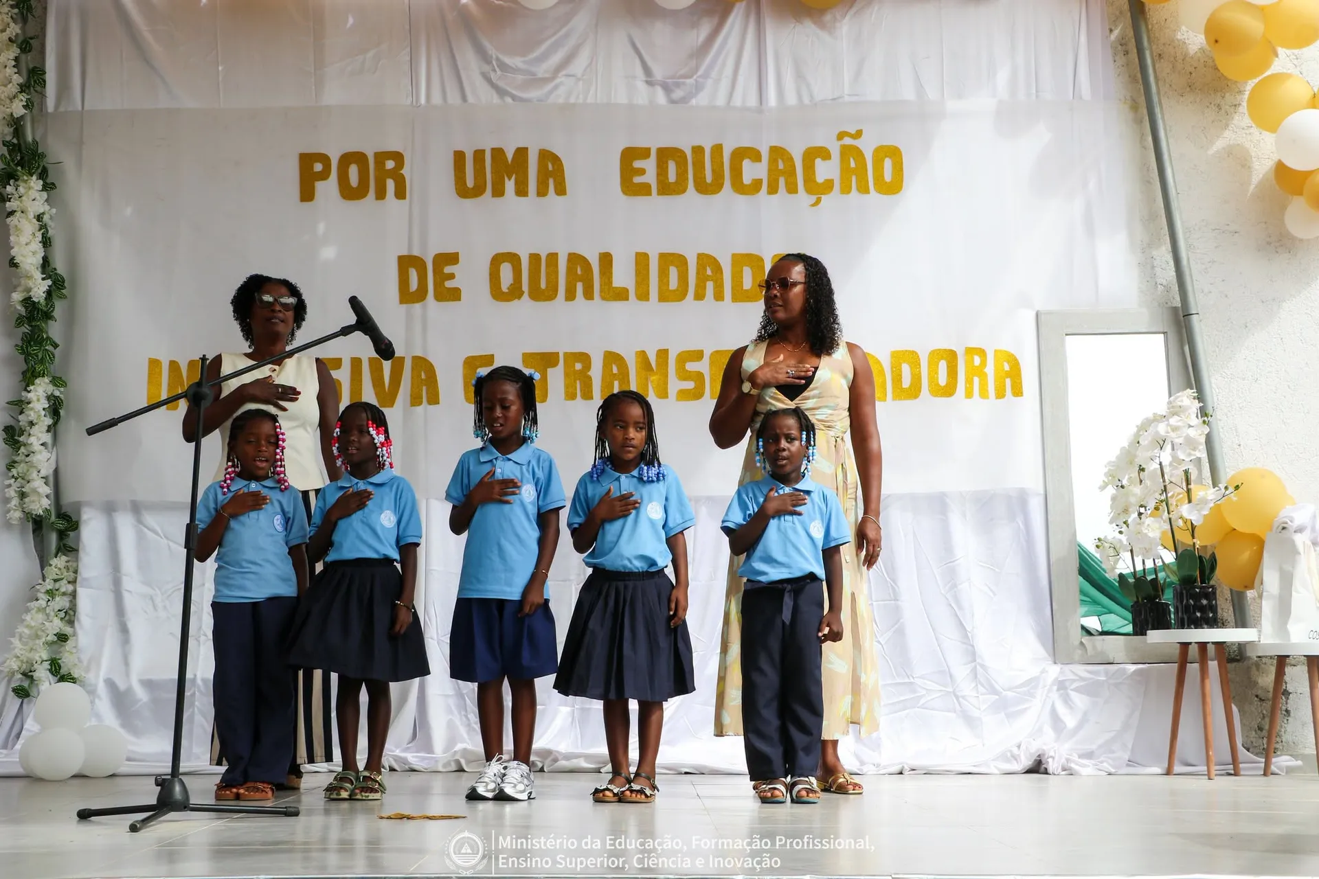 Cabo Verde quer transformar escolas em centros educativos ligados à vida real